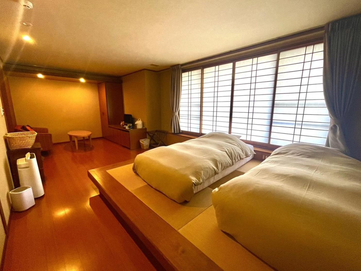 萨若萨瓦吉吉田屋酒店